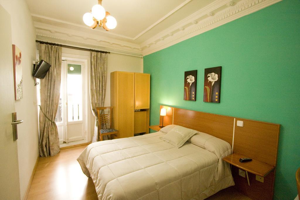 Hostal Trevinca Madryt Zewnętrze zdjęcie