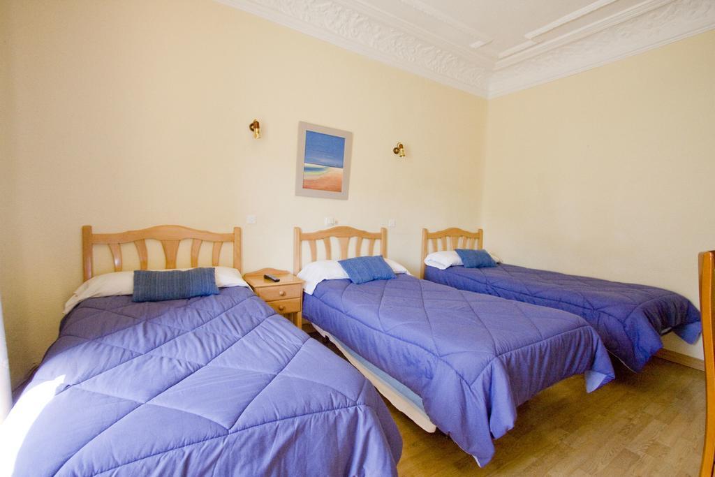 Hostal Trevinca Madryt Zewnętrze zdjęcie