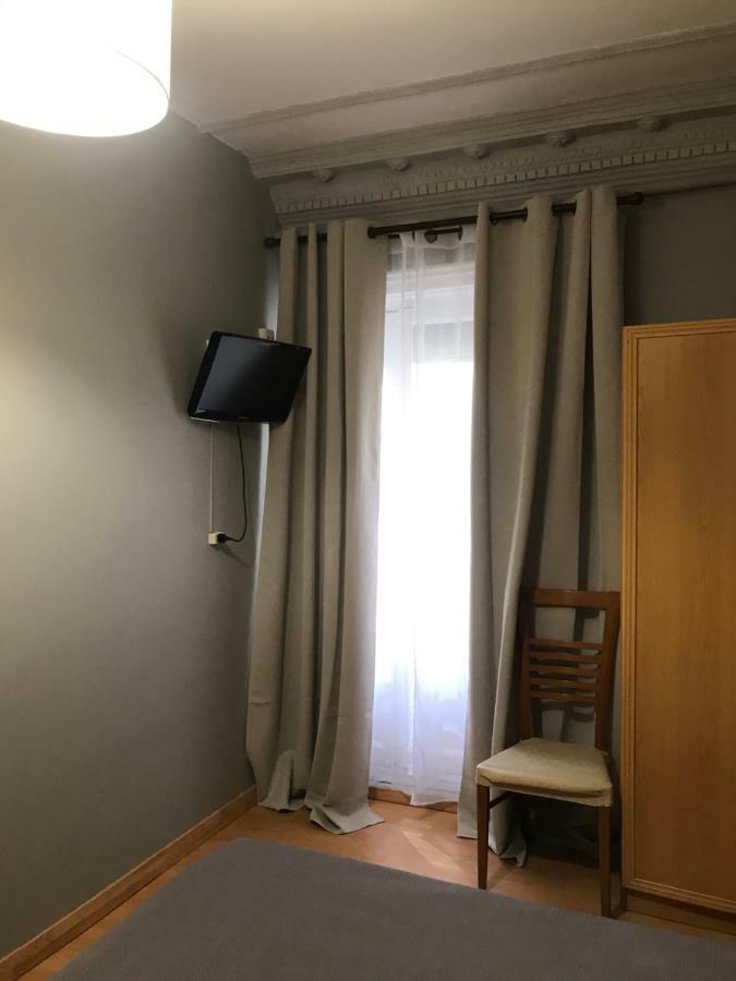 Hostal Trevinca Madryt Zewnętrze zdjęcie